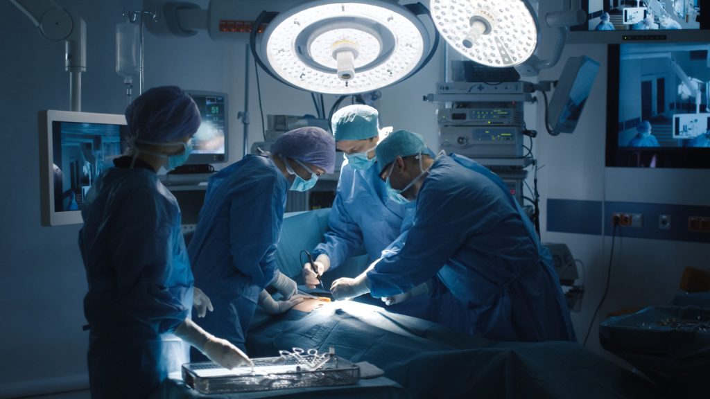 Apneea în somn, o afecțiune subestimată, poate avea consecințe grave asupra sănătății, însă diagnosticarea și tratamentul adecvat pot transforma complet viața pacientului