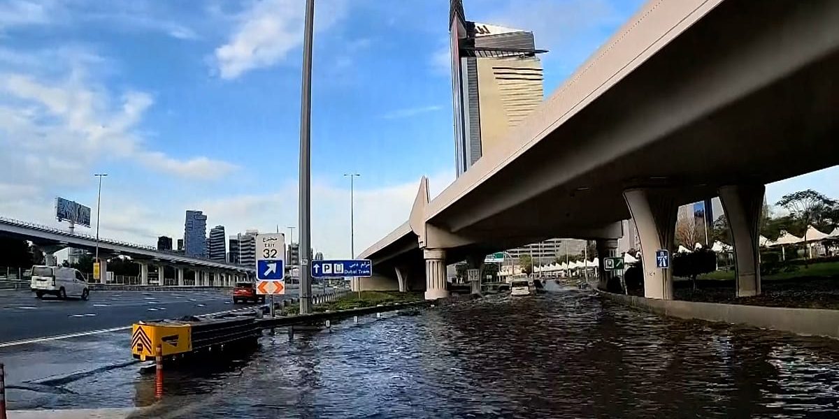 Video. Dubai hit by heavy overnight rain as floods snarl traffic and flights