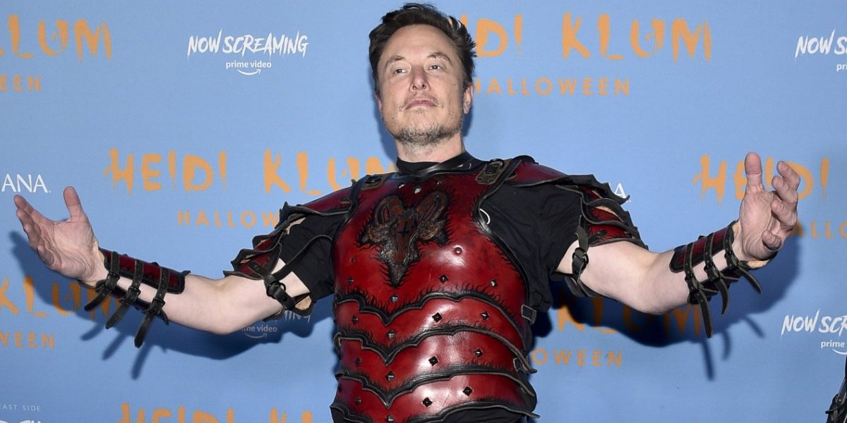 Elon-Musk-angajati-twitter.jpg - StiriAlese