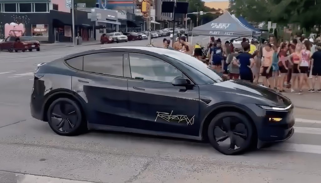 Tesla se află din nou în centrul atenției, după ce a anunțat plecarea din companie a unuia dintre cele mai importante și influente nume din ceea ce mult timp a fost considerat pilonul de bază al dezvoltării tehnologiei sale autonome