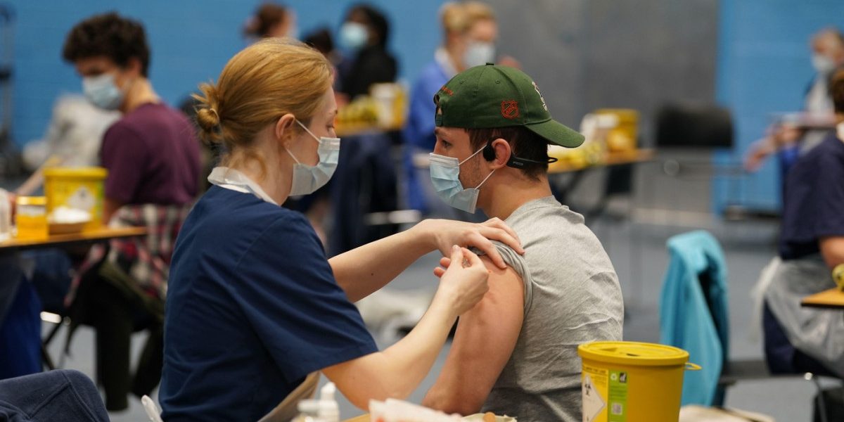 Cât de expusă este Europa după focarul de meningită din Marea Britanie. România, printre țările fără vaccin inclus în schema națională