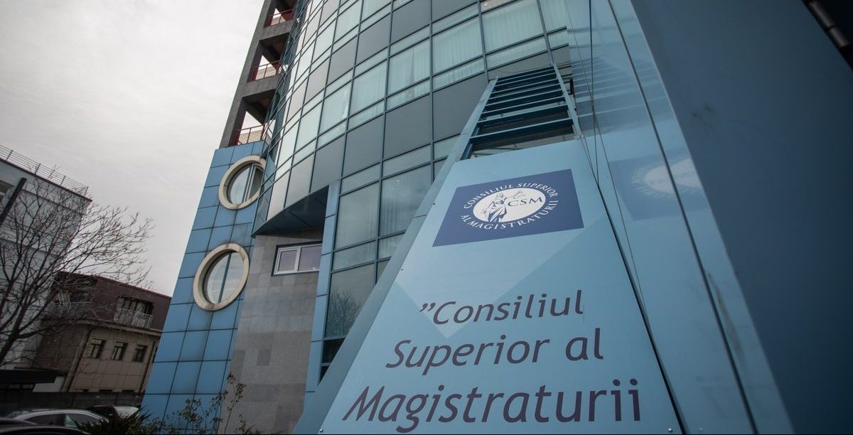 Secția pentru procurori a Consiliului Superior al Magistraturii (CSM) a stabilit calendarul audierilor candidaților pentru funcțiile de conducere în Ministerul Public, marcând un moment important în procesul de reformare și selecție a noii garnituri managerial-judiciară