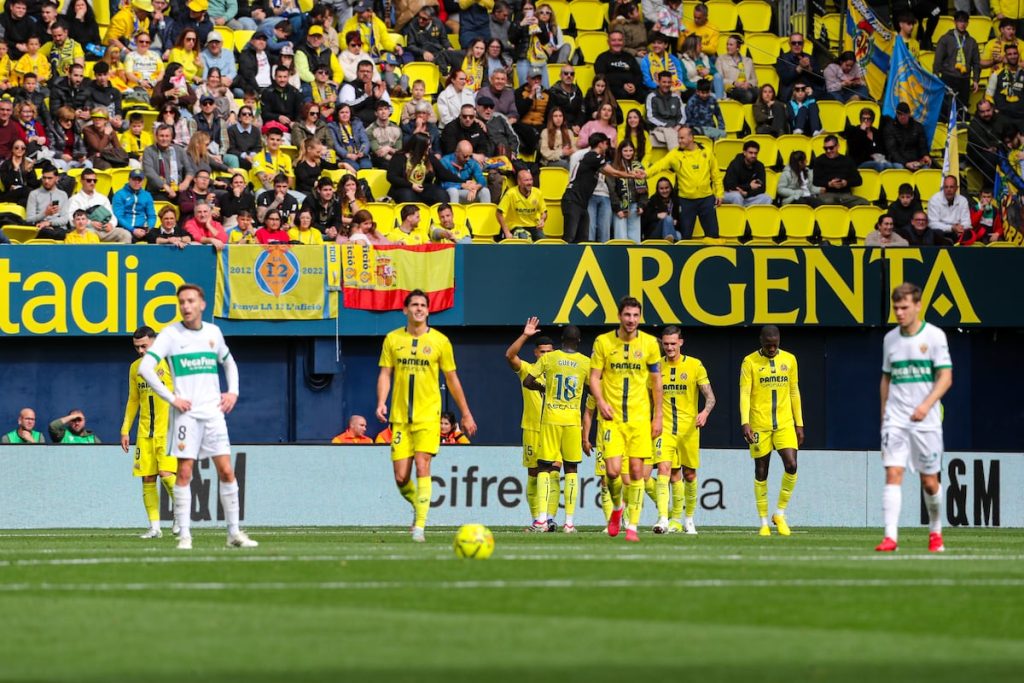 Villarreal câștigă cu emoții în fața Elche, în timp ce echipa oaspete continuă să sufere în deplasare Villarreal a obținut o victorie fragilă, scor 2-1, în fața Elche, într-un meci disputat duminică pe stadionul La Cerámica