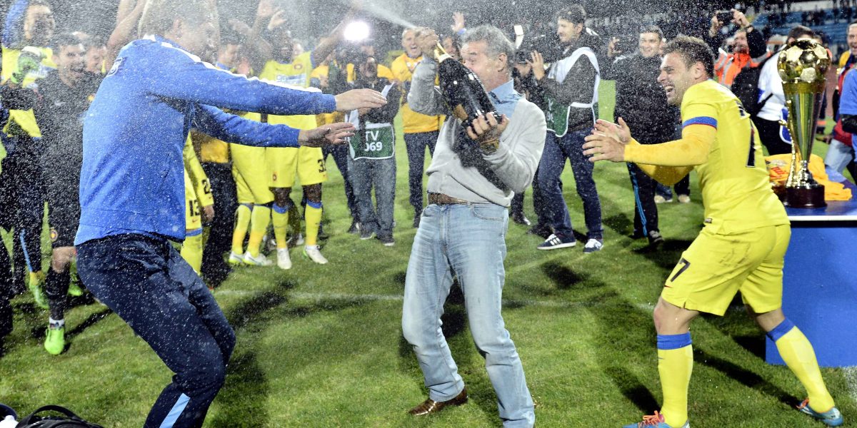 Gigi Becali, sărbătorind titlul câștigat în 2015