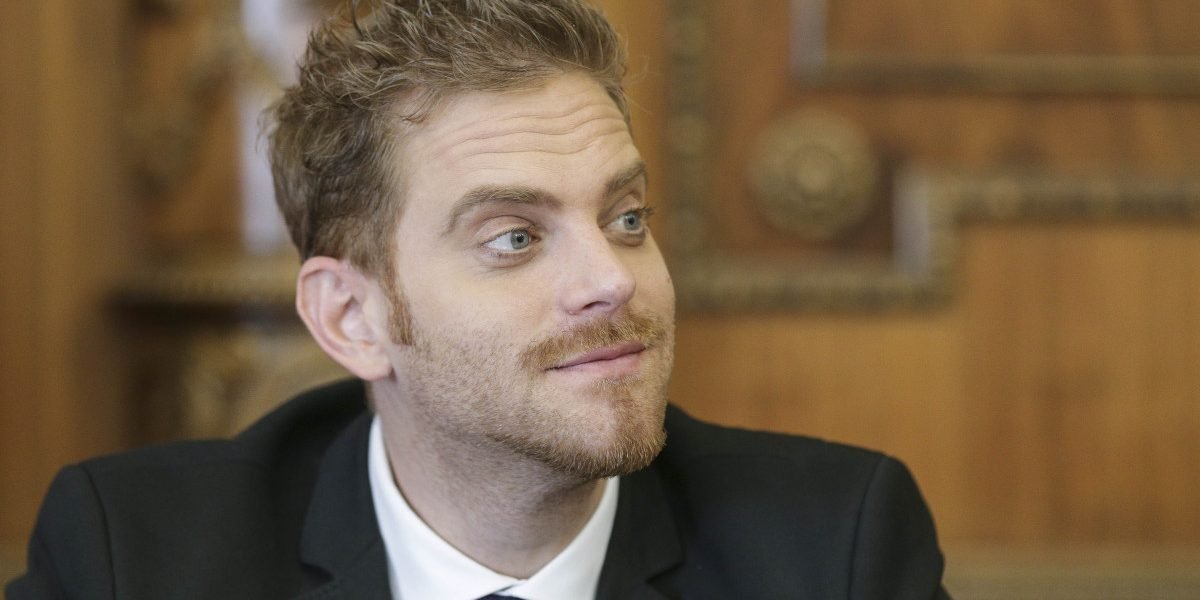 Ilan Laufer şi gemenii săi de 5 ani au fost loviți de o mașină când traversau strada pe trotinetă, în București