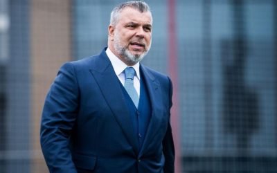 Cosmin Olăroiu ajută 10 elevi români rămași blocați în Dubai