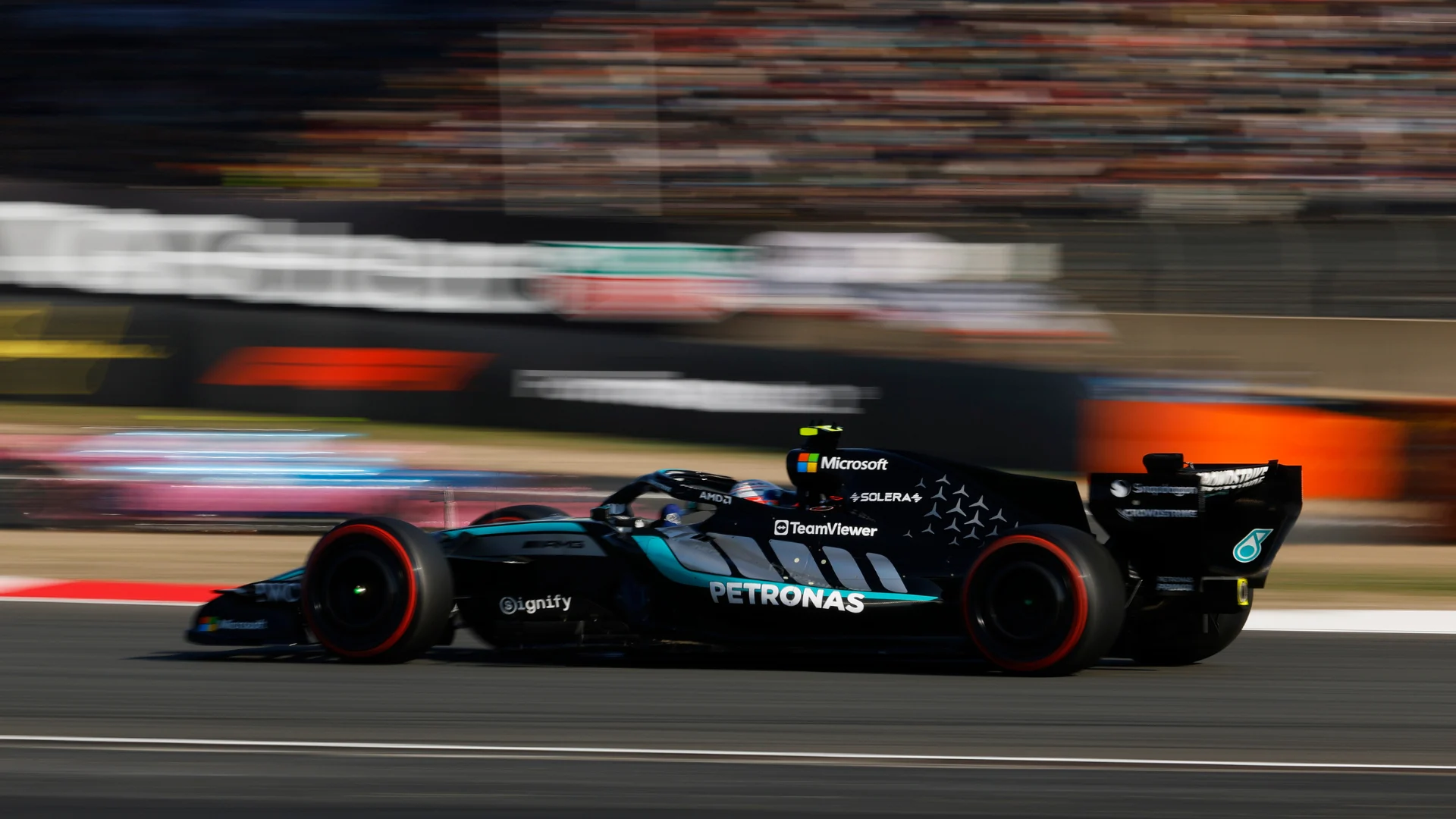 Kimi Antonelli a făcut senzație în calificările de la Shanghai, devenind cel mai tânăr pilot din istoria Formulei 1 care reușește să obțină pole-position