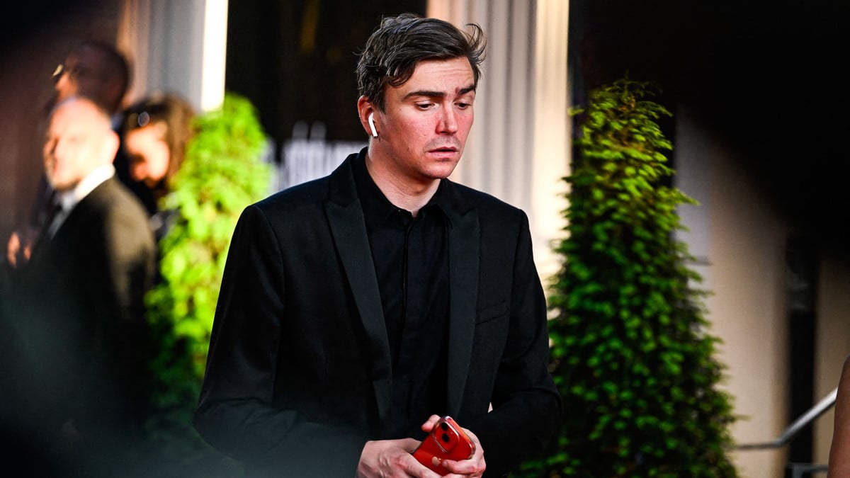 Transferurile verii la PSG: polemici și controverse în jurul posibilelor achiziții Se apropie perioada de mercato estival, iar clubul Paris Saint-Germain devine centrul unor discuții aprinse legate de viitoarele transferuri