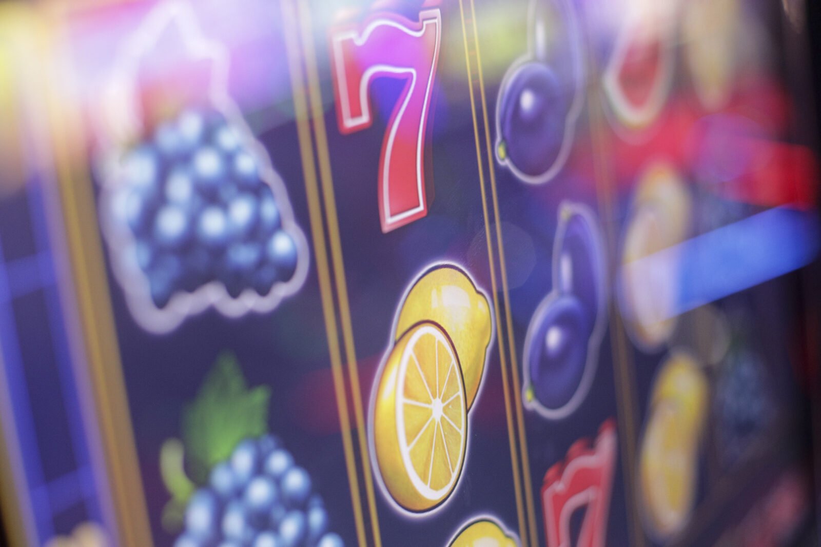 Bucureștiul se confruntă cu o prezență excesivă a sălilor de jocuri de noroc în apropierea școlilor, o problemă care devine tot mai stringență pentru autorități și pentru părinți