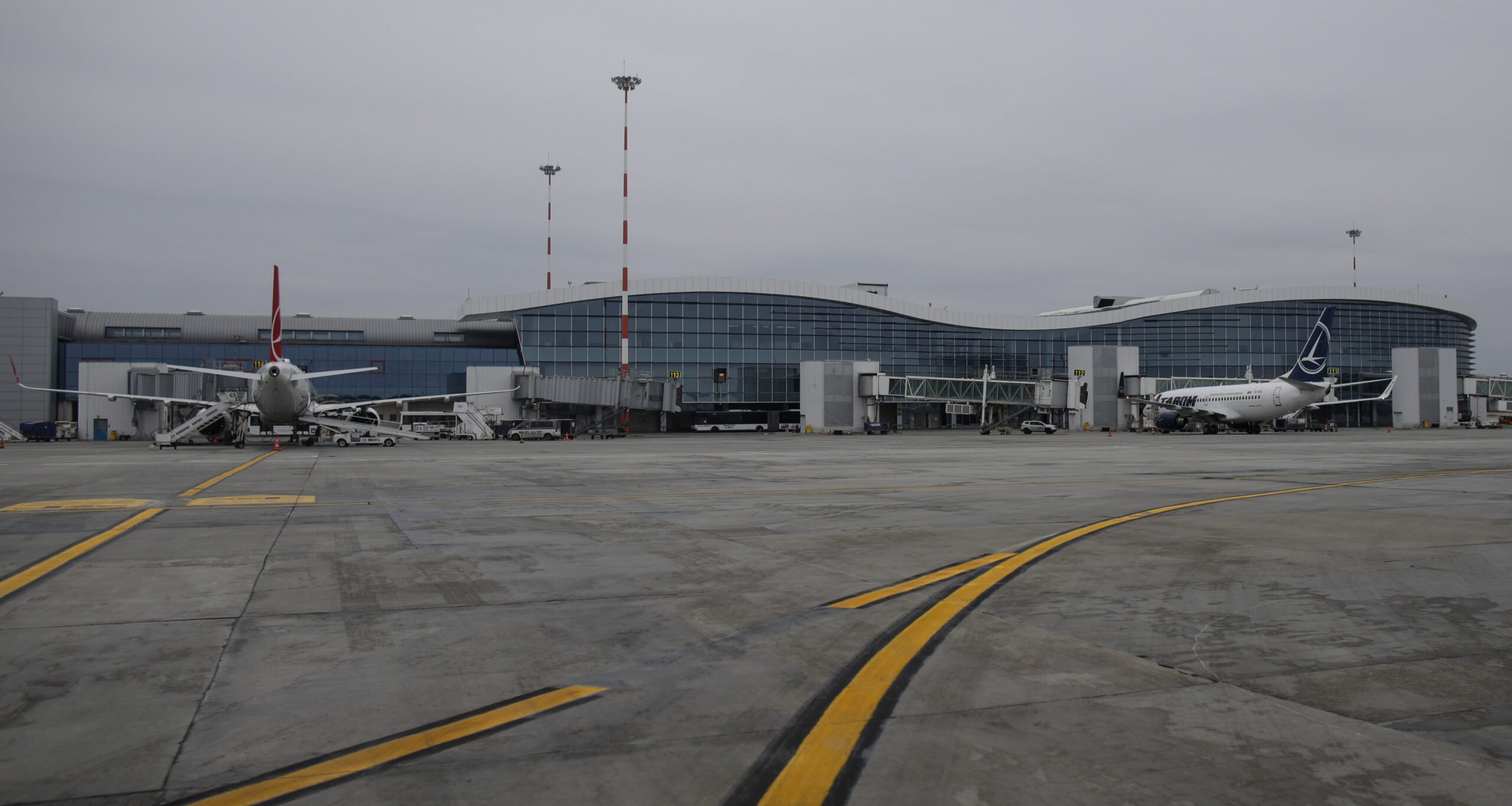 Zborurile între București și Dubai, operate de compania low-cost Wizz Air, vor fi suspendate până în toamna anului 2026, fiind o decizie aparent influențată de tensiunile crescute din Orientul Mijlociu