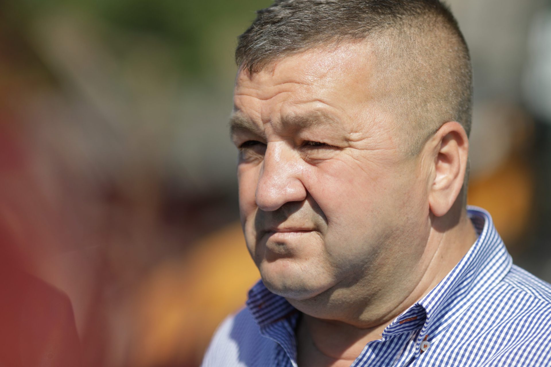 Primarul din Bragadiru, Gabriel Lupulescu, a provocat un val de controverse după ce a anunțat intenția de a finanța din împrumuturi publice proiectele de infrastructură ale orașului, ocolind astfel austeritatea impusă de guvernele centrale