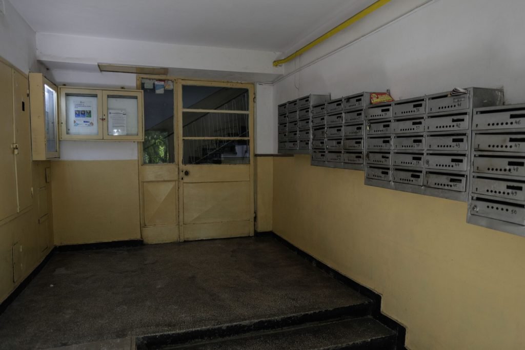 Sectorul 1 devine mai sigur pentru locatari: peste 200 de asociații de proprietari depun aplicațiile pentru reabilitarea lifturilor și a blocurilor Primăria Sectorului 1 anunță un pas important în procesul de modernizare a infrastructurii locuințelor din ceea ce reprezintă una dintre cele mai aglomerate zone ale Capitalei