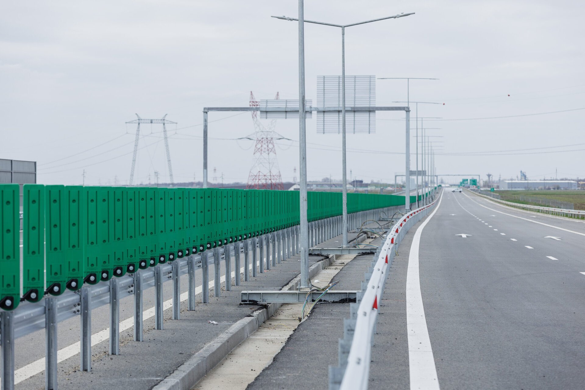 Traficul rutier din Capitală și împrejurimi se confruntă marți cu noi restricții, în contextul unor intervenții tehnice menite să asigure siguranța și infrastructura orașului