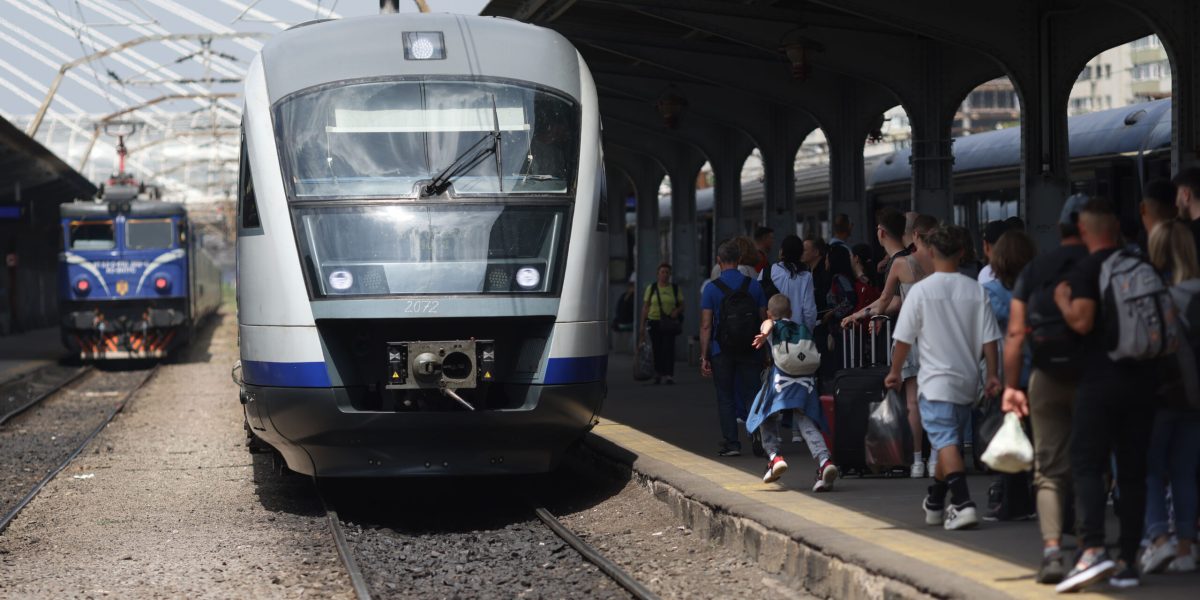 CFR Călători schimbă ora la vară; impact asupra pasagerilor din Gara de Nord