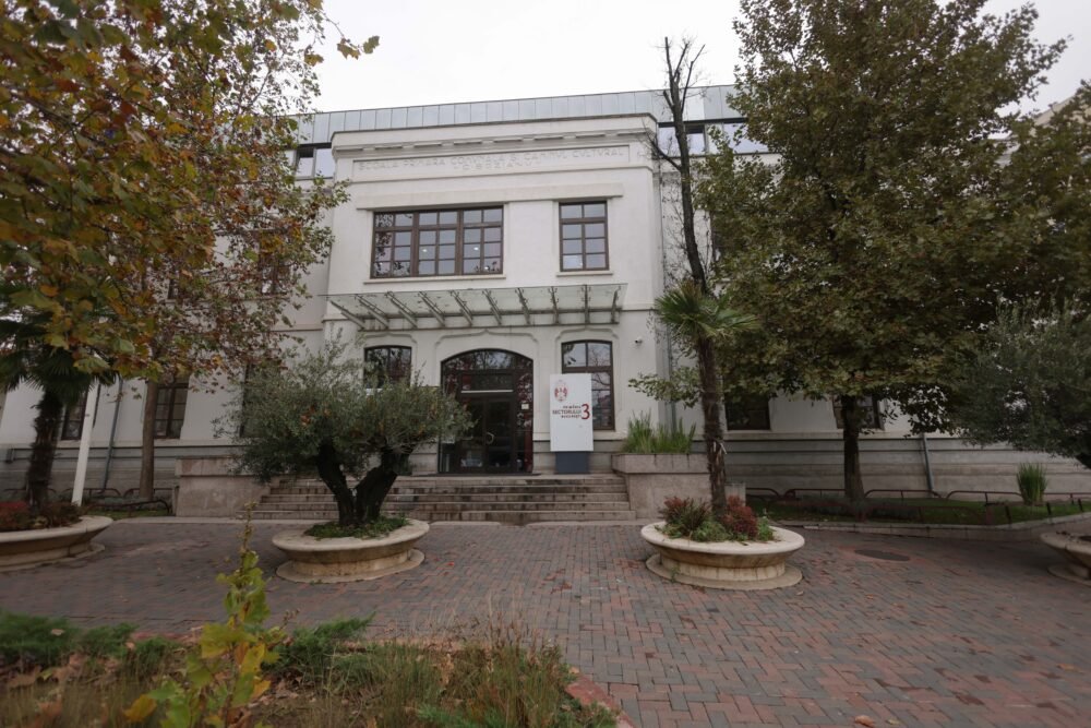 Primăria Sectorului 3 pregătește o deformare majoră a organigramei Direcției de Evidență a Persoanelor, în încercarea de a face economii semnificative în bugetul local