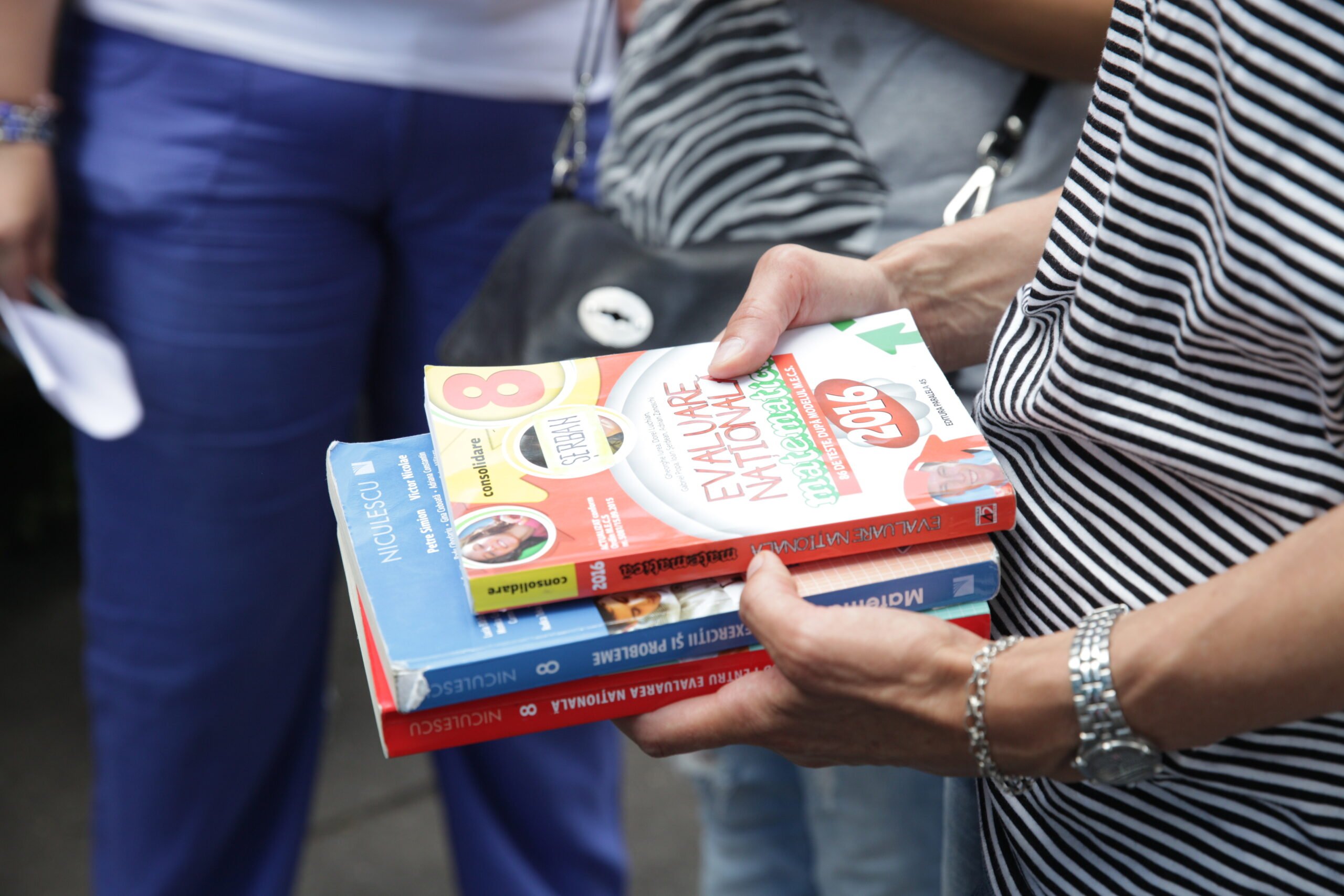 Peste 13.000 de elevi din București vor susține, începând de luni, simularea examenului de Evaluare Națională pentru clasele a VIII-a, un bun prilej pentru a-și testa pregătirea înaintea probelor oficiale din vară