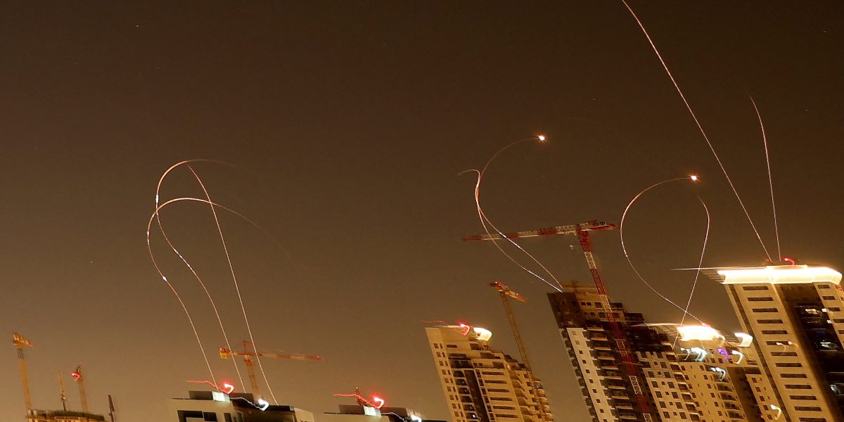 Iranul a lansat noi valuri de rachete către Israel: Negocierile de care vorbește Trump sunt „fake news”