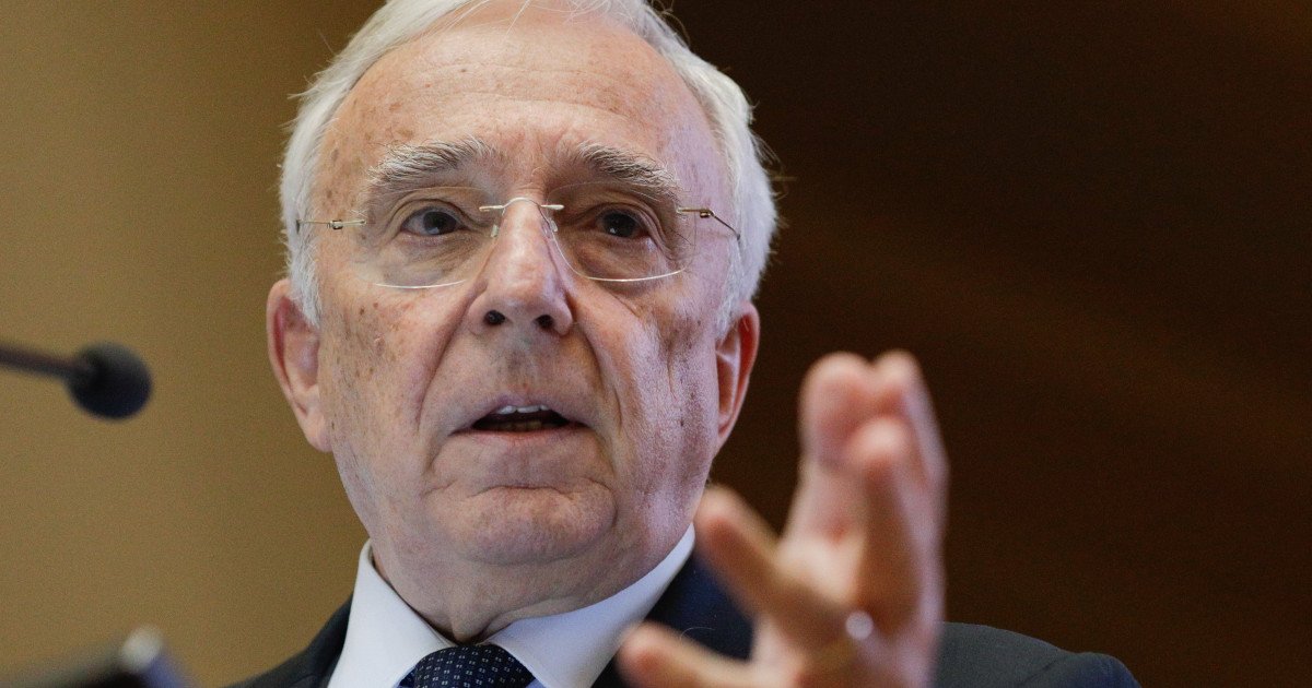 Avertismentul lui Mugur Isărescu: Finanțele publice, sub presiune cheltuielilor bugetare. Ajustările fiscale trebuie să continue