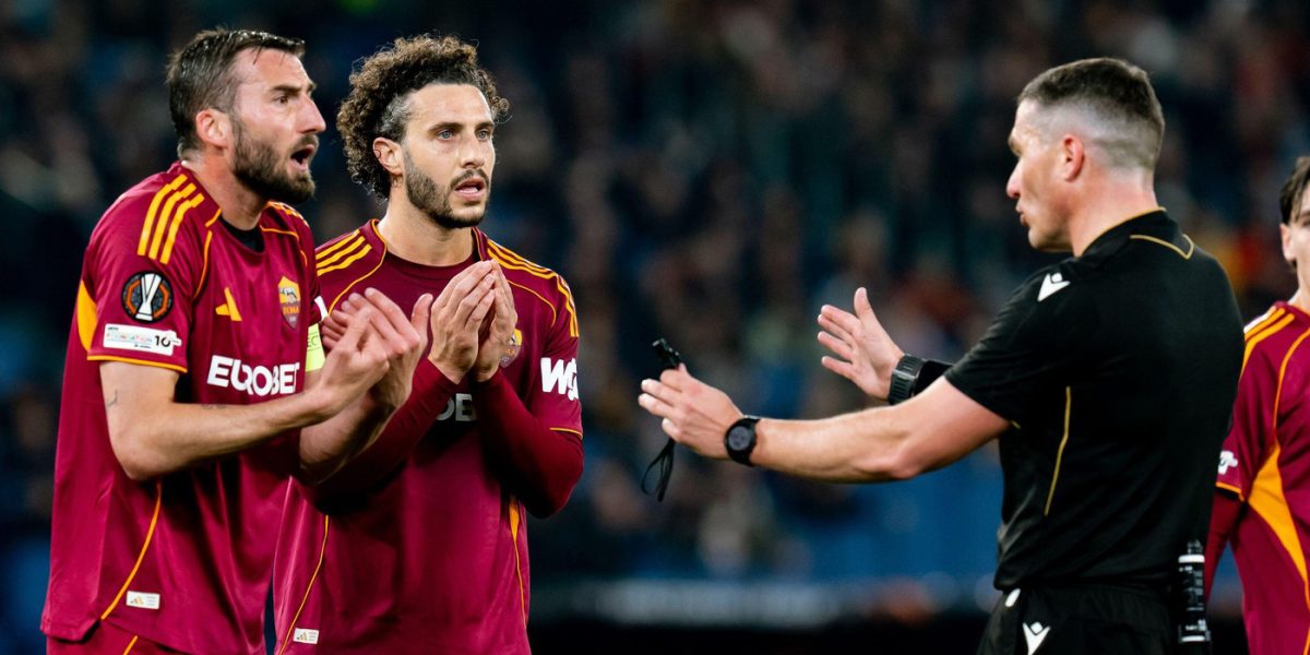 Istvan-Kovacs-meci-nebun-la-Roma-Bologna-in-care-a-dat-doua-penalty-uri-Gazzetta-dello-Sport.jpg - StiriAlese