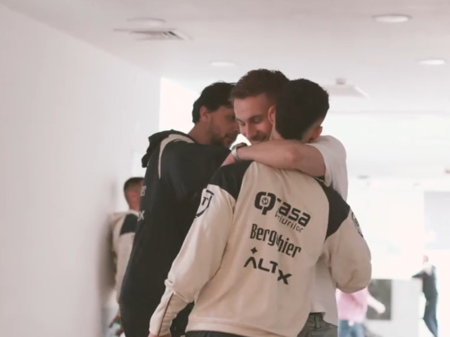 Jmhhc2g9MjQwNWY2OGU0ZWVjNTJhZGM3NDUxMWE2ZTg4NDkxNTg.thumb_.jpg - StiriAlese