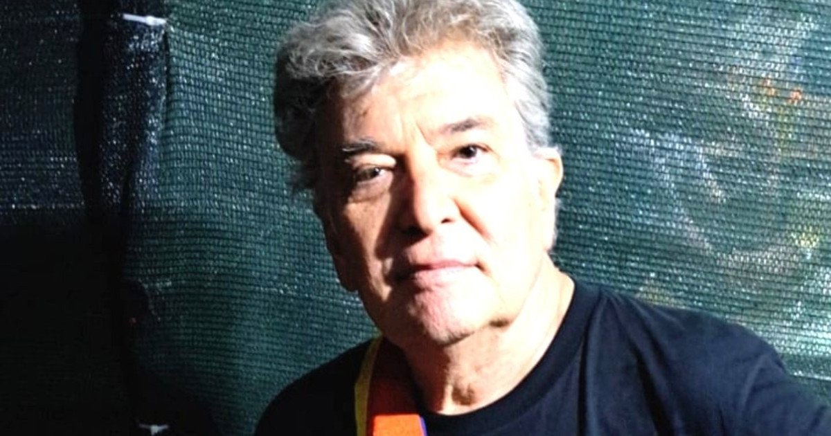 Muzicianul Iulian „Mugurel” Vrabete, membru iconic al trupei Holograf, a încetat din viață la vârsta de 70 de ani, lăsând în urmă o carieră plină de momente memorabile și amintiri neșterse în sufletele fanilor