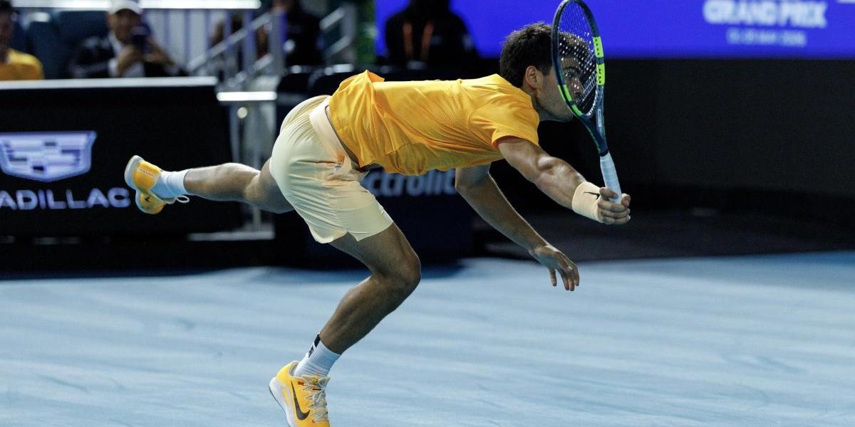 ¡'Shock' en Miami! Korda saca a palos a Alcaraz, quemado de cabeza y eliminado