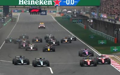 Lewis Hamilton preia conducerea în China după o tură plină de incidente