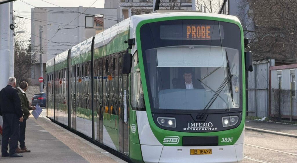 Redeschiderea liniei 5 de tramvai din București aduce o veste bună pentru locuitorii sectorului și pentru cei care tranzitează constant prin nordul orașului, după mai bine de opt ani în care circulația acestei rute a fost suspendată