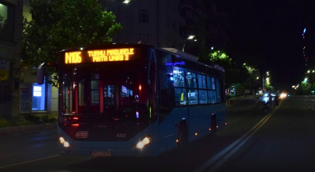 Transportul public din București va suferi modificări importante în nopțile de joi spre vineri, precum și în weekend, din cauza unor lucrări edilitare care afectează traficul rutier și, implicit, traseele autobuzelor