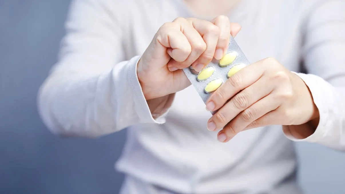 România își extinde gama de medicamente compensate pentru pacienții oncologici și cu afecțiuni rare România face un pas important în asigurarea accesului la tratamente moderne și eficiente pentru pacienții cu boli grave, prin actualizarea listelor de medicamente compensate și introducerea unor tratamente de ultimă generație în sistemul public de sănătate