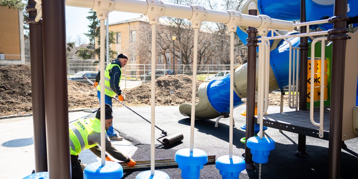 Locul de joacă din Grozăvești, aproape finalizat, finalizarea anticipată pentru finalul lunii martie