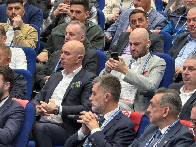 Adrian Mititelu se remarcă la alegerile pentru FRF