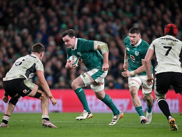Irlanda a reușit să-și păstreze postura de lider în Turneul celor Șase Națiuni după o victorie muncită împotriva Țării Galilor, scor 27-17, într-un meci disputat spectaculos în etapa a patra a competiției