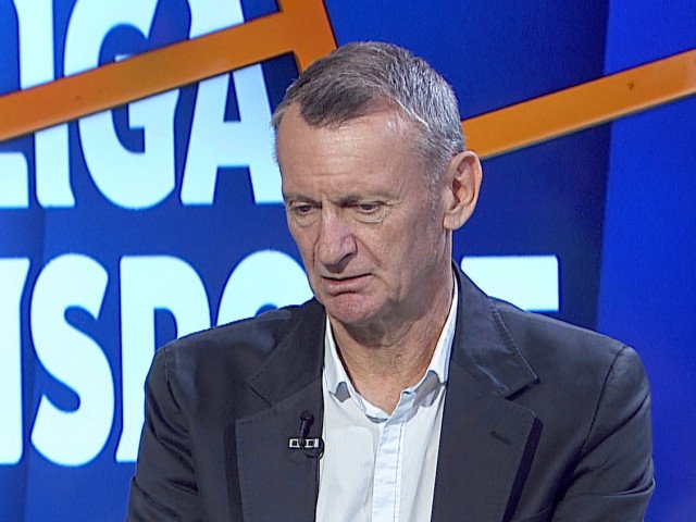 Tragedie pentru fanii legendei cinematografice: a murit Chuck Norris, idolul lui Gică Craioveanu O veste tristă a zguduit lumea sportului și a cinematografiei: Chuck Norris, actorul și luptătorul american devenit simbol al curajului și rezistenței, s-a stins din viață