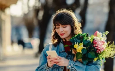 România a fost astăzi martorul unei agitații crescute în piețe și târguri, unde bărbați din întreaga țară s-au îndreptat pentru a cumpăra cadouri dedicate femeilor, marcând astfel Ziua Internațională a Femeii