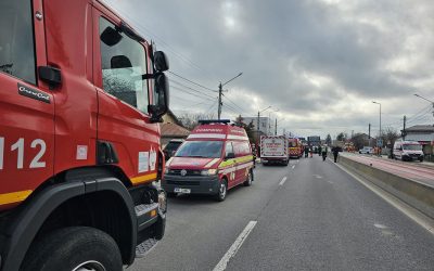 Accident între un microbuz școlar și un TIR în judeţul Dâmboviţa. Patru copii, la spital / Cum s-a produs accidentul