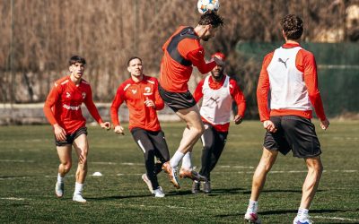 Mijlocaș central, robust, purtătorul numărul 8 | Domină terenul