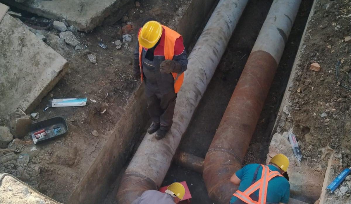 Modernizarea sistemului de termoficare din București pare să prindă din nou avânt, cu un proiect major ce vizează reabilitarea a patru tronsoane de magistrală, în lungime totală de aproape 13 kilometri