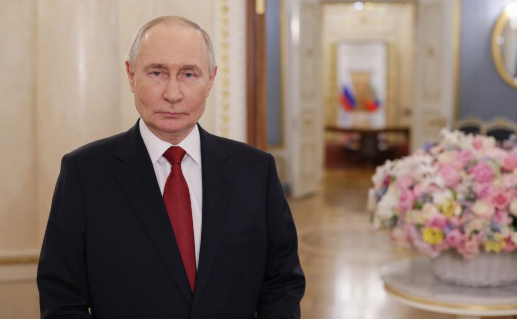 Vladimir Putin, liderul Rusiei, a fost surprins într-un moment neașteptat și aparent vulnerabil, moment ce a declanșat o avalanșă de întrebări despre starea sa de sănătate, dar și despre modul în care Kremlinul gestionează imaginea unui lider puternic și imposibil de învins