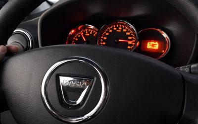 Martor aprins în bord: oprește mașina și solicită verificare mecanicilor