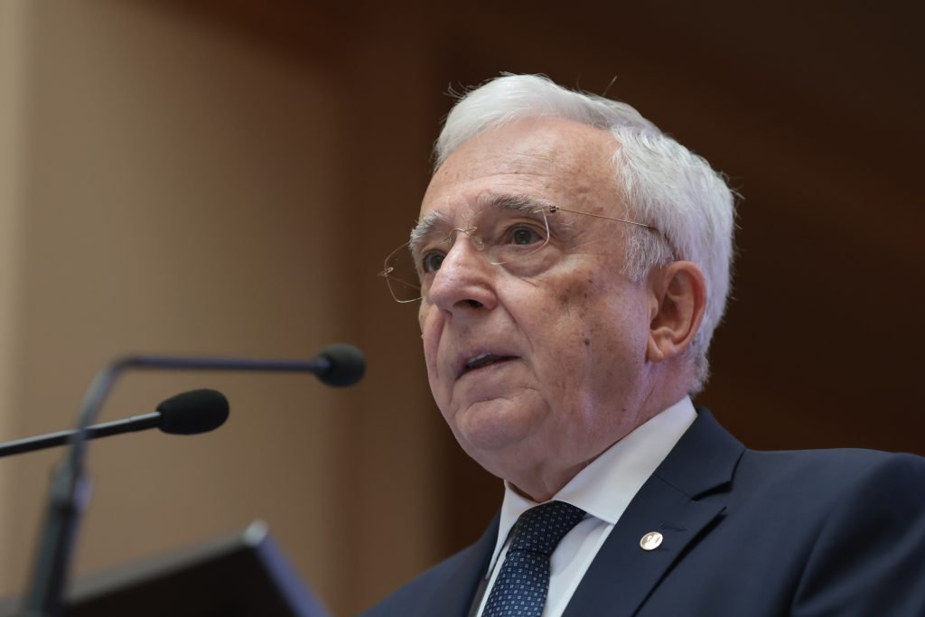 Mesajul transmis de guvernatorul BNR, Mugur Isărescu, la evenimentul The Economist în România: „Creşterea durabilă nu poate fi realizată pe baza unor dezechilibre economice”