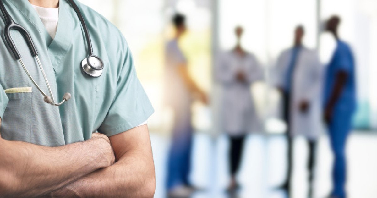 Cadrele medicale ar putea fi protejate mai ferm de agresiuni printr-o nouă propunere legislativă, menită să le asigure o protecție penală similară cu cea deja existentă pentru polițiști și militari