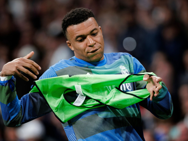 NDUwMjNkMzg1YjU5YTJhOWI2OWMzZGM2MDUzNTBmMw.thumb_.jpg - StiriAlese