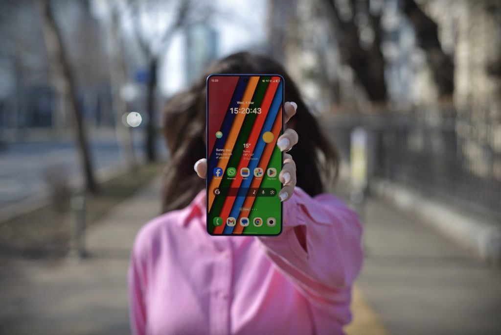 Samsung a lansat recent noul vârf de gamă Galaxy S26 Ultra, un device care pune preț pe inovație și performanță, însă la un cost mai mare decât cel al predecesorului său