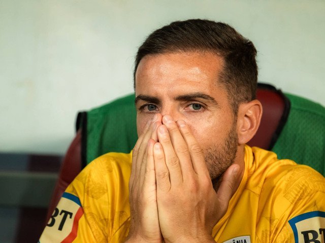 Șoc pentru Ciprian Chipciu: U Cluj a făcut mutarea surpriză care zguduie lemnul pieței transferurilor Când a aflat vestea, fostul internațional Ciprian Chipciu a fost de-a dreptul uluit: U Cluj, clubul din inima Transilvaniei, a reușit o achiziție care pare să schimbe fața echipei și să mute cu siguranță ritmul din lupta pentru suprematie în Liga 1