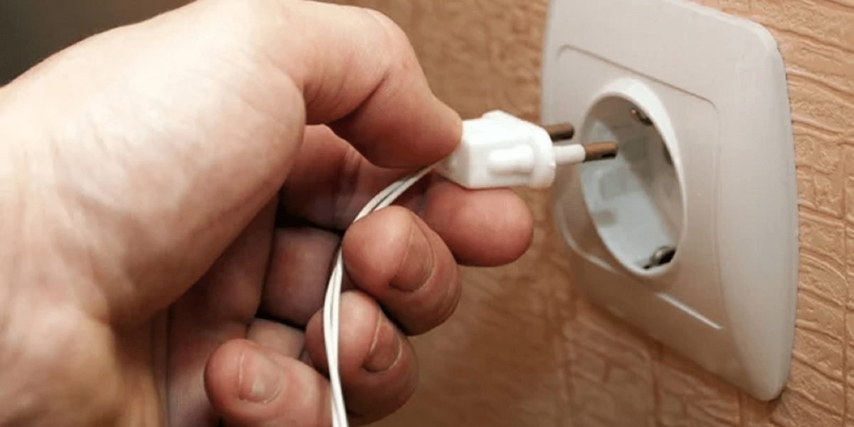 Nici-frigiderul-nici-cuptorul-cu-microunde.-Aparatul-care-trebuie-scos-din-priza-neaparat-in-timpul.jpeg - StiriAlese