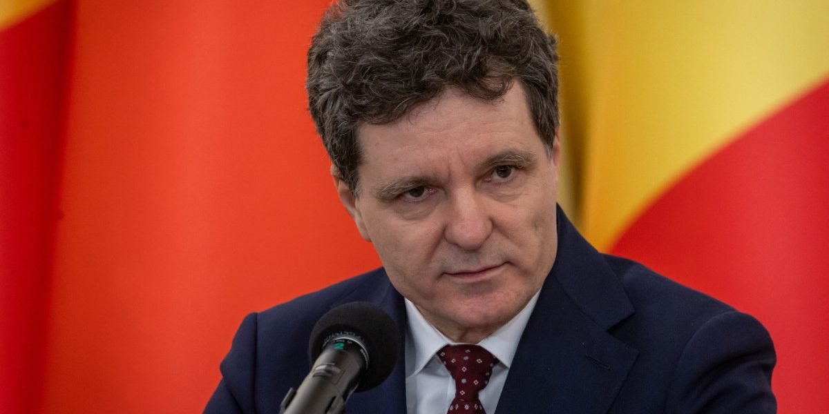 Nicușor Dan, la postul de televiziune din Polonia: „SUA pot lupta în Orientul Mijlociu păstrând în același timp forțele în Europa”