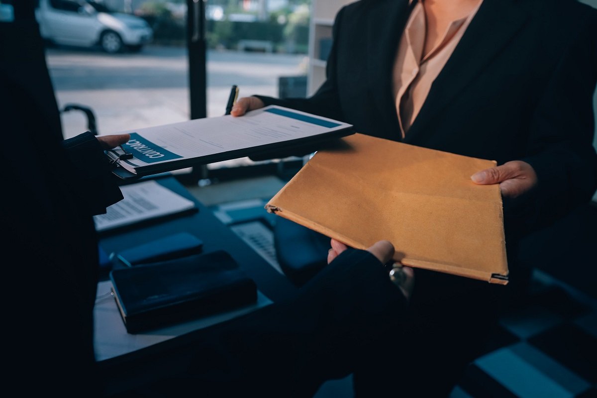 Autoritățile fiscale locale din România vor avea acces mult mai ușor la informațiile despre tranzacțiile imobiliare și de transport realizate de persoanele fizice, după ce o nouă ordonanță a intrat în vigoare la începutul lunii februarie