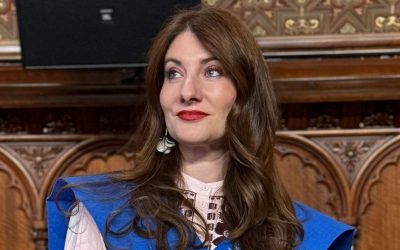 O-romanca-a-obtinut-cea-mai-mare-nota-la-cel-mai-greu-examen-pentru-medici-din-Spania-dar-acum-este.jpeg - StiriAlese