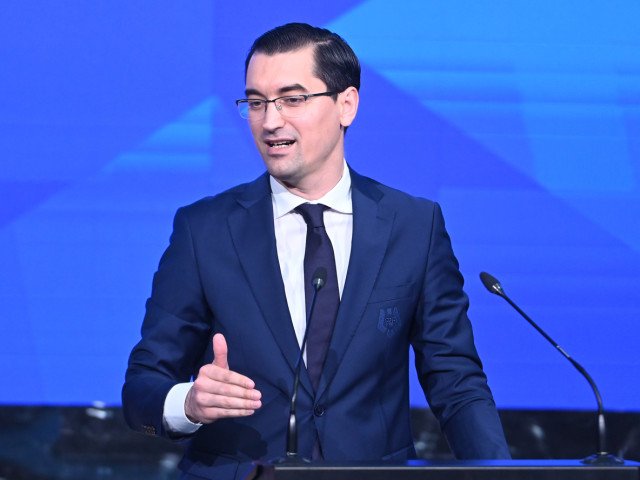 Burleanu câștigă detașat alegerile FRF în fața lui Drăgan